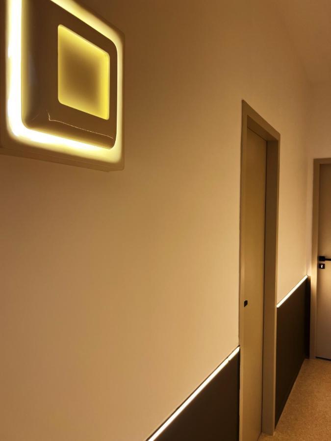 Hotel La Potiniere Hyères Buitenkant foto